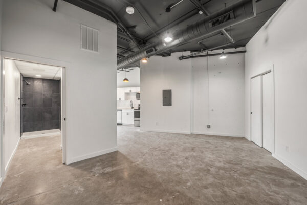 660-E-5th-St,-Unit-B204,-Des-Moines,-IA-013